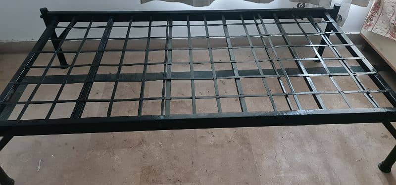 iron bed 2
