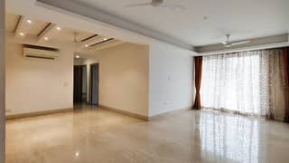 5000 sq. Ft. office hall available at he prime location of MM. alam road.