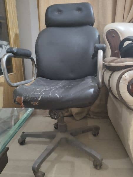 Black Office Chair 1