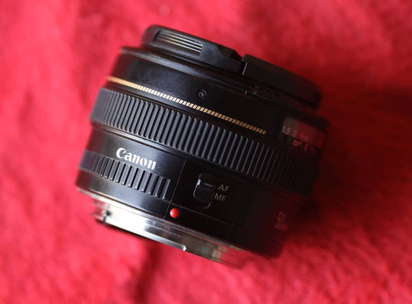 Canon 50mm F1.4 Lense     Front and back Cap    Condition 10/10  * 1
