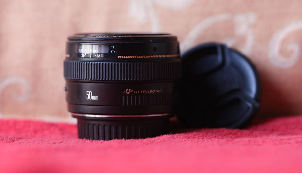 Canon 50mm F1.4 Lense     Front and back Cap    Condition 10/10  * 6