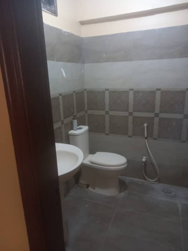 Prime Location Flat For Sale Situated In Gulshan-E-Iqbal Block 13-D2 18
