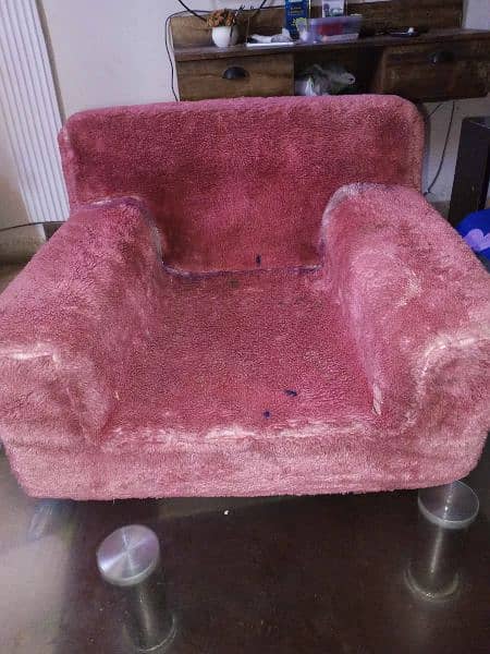 red small sofa for sell 3