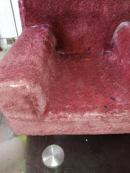 red small sofa for sell 4