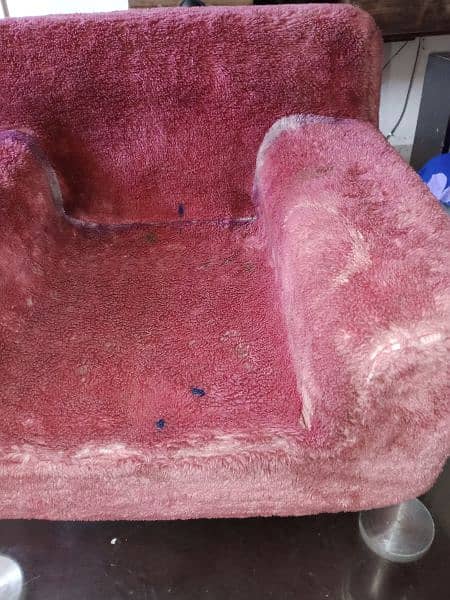 red small sofa for sell 5