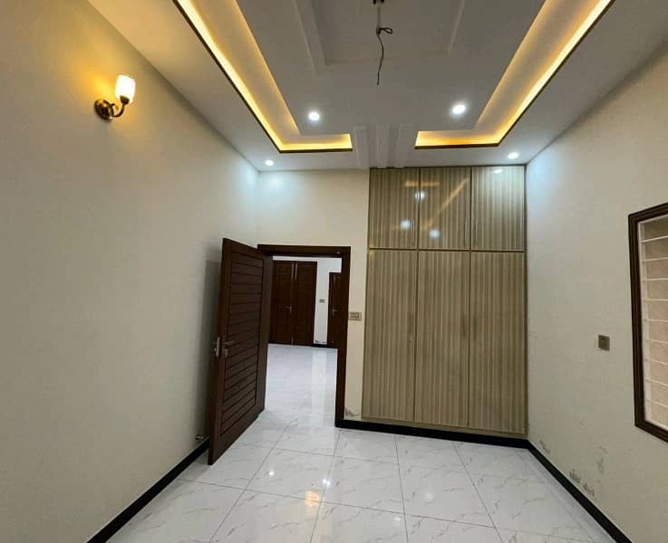 Get This Amazing 5 Marla House Available In Allama Iqbal Town 1