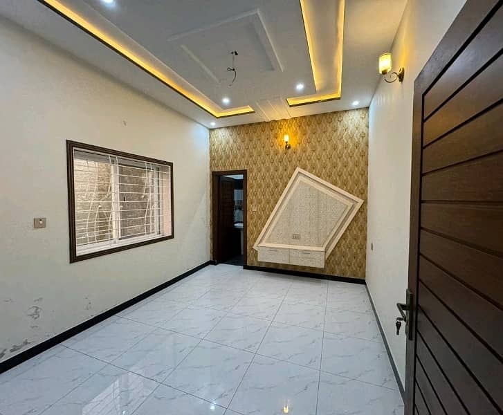 Get This Amazing 5 Marla House Available In Allama Iqbal Town 3