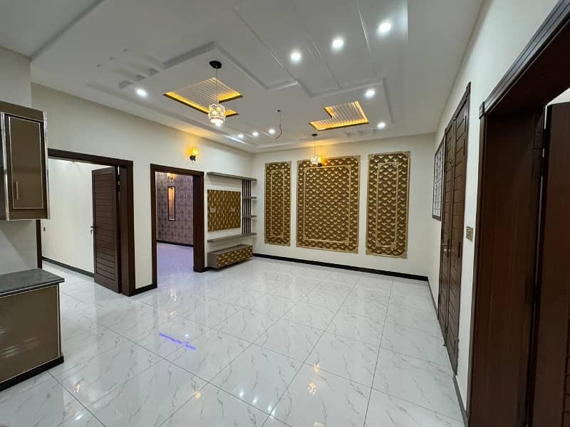 Get This Amazing 5 Marla House Available In Allama Iqbal Town 12