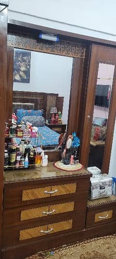 Dressing table