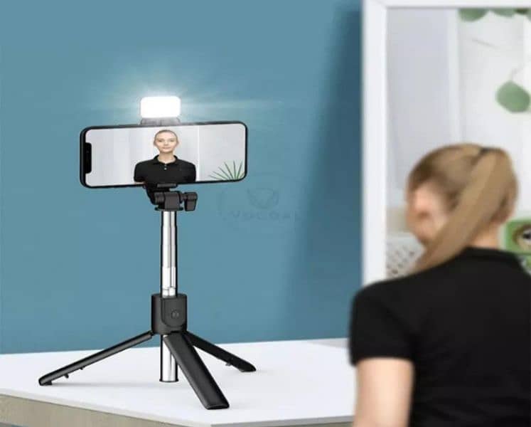 Selfie Stick With LED light Mini Tripod Stand 1