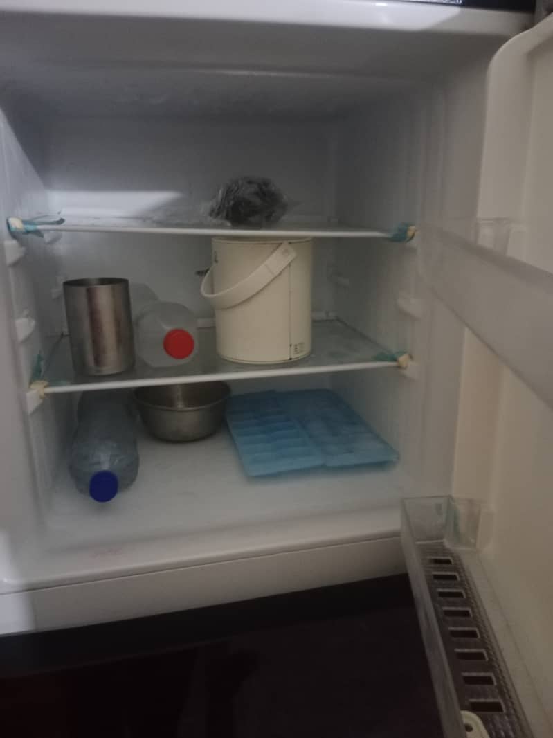 Dawlance refrigerator in brand good condition 3
