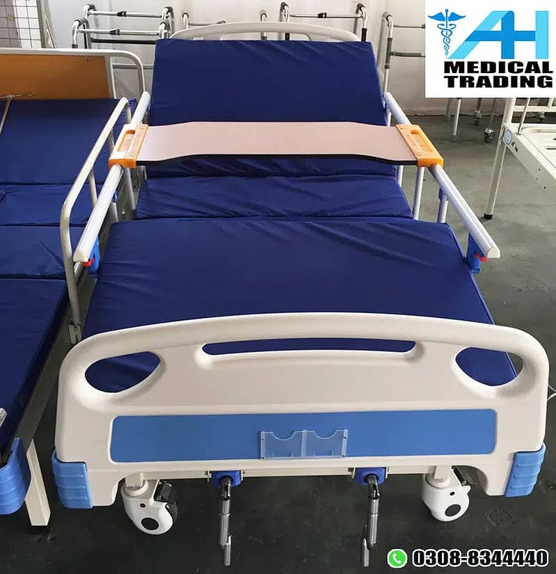 PatieI bed CU beds/Manual medical bed/Surgical bed /Hospital bed 12