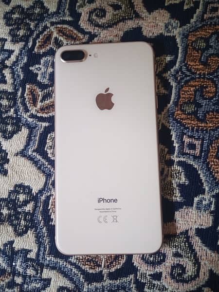 iPhone 8 Plus 1