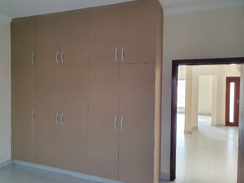 3 Bedrooms Luxury Villa for Rent in Bahria Town Precinct 31(235 sq yrd) 03470347248 11