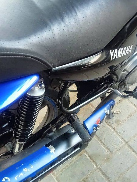 Yamaha ybr 2018 16
