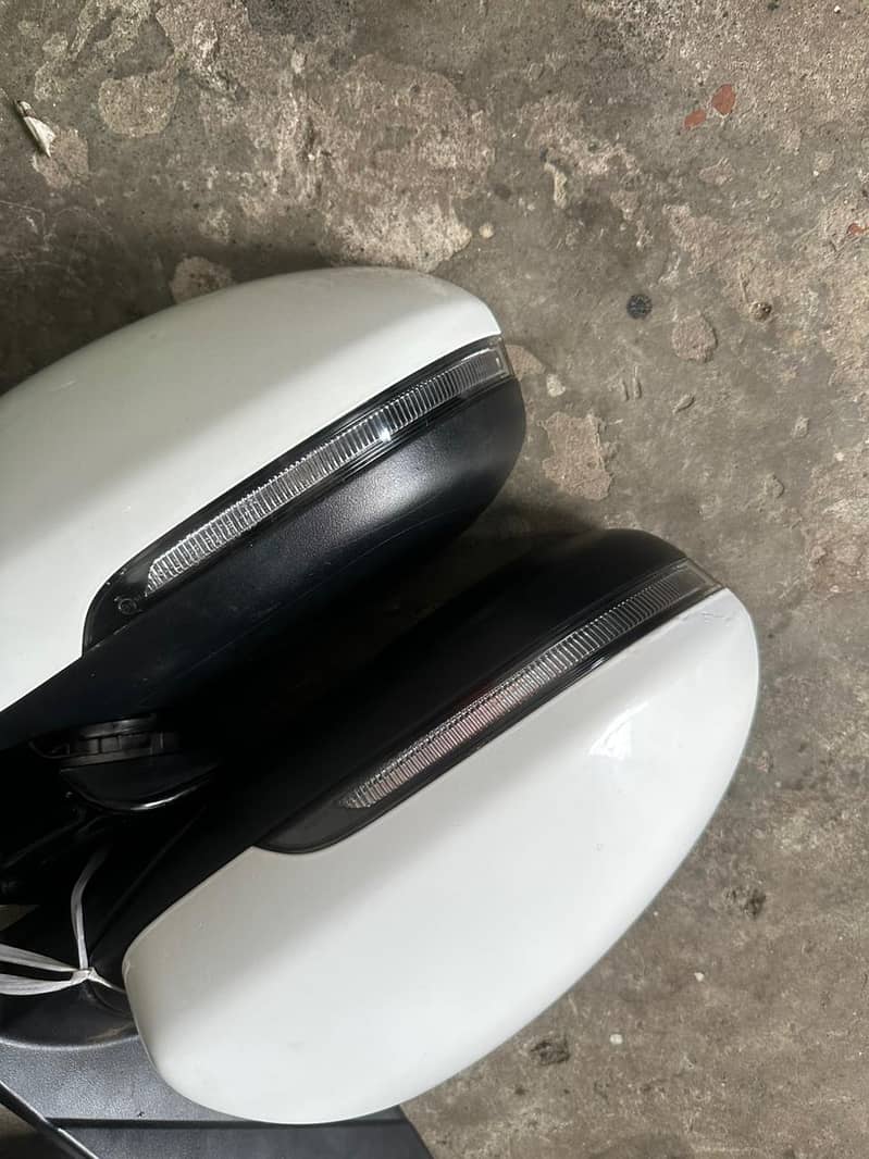 Hyundai Tucson side mirrors available 0