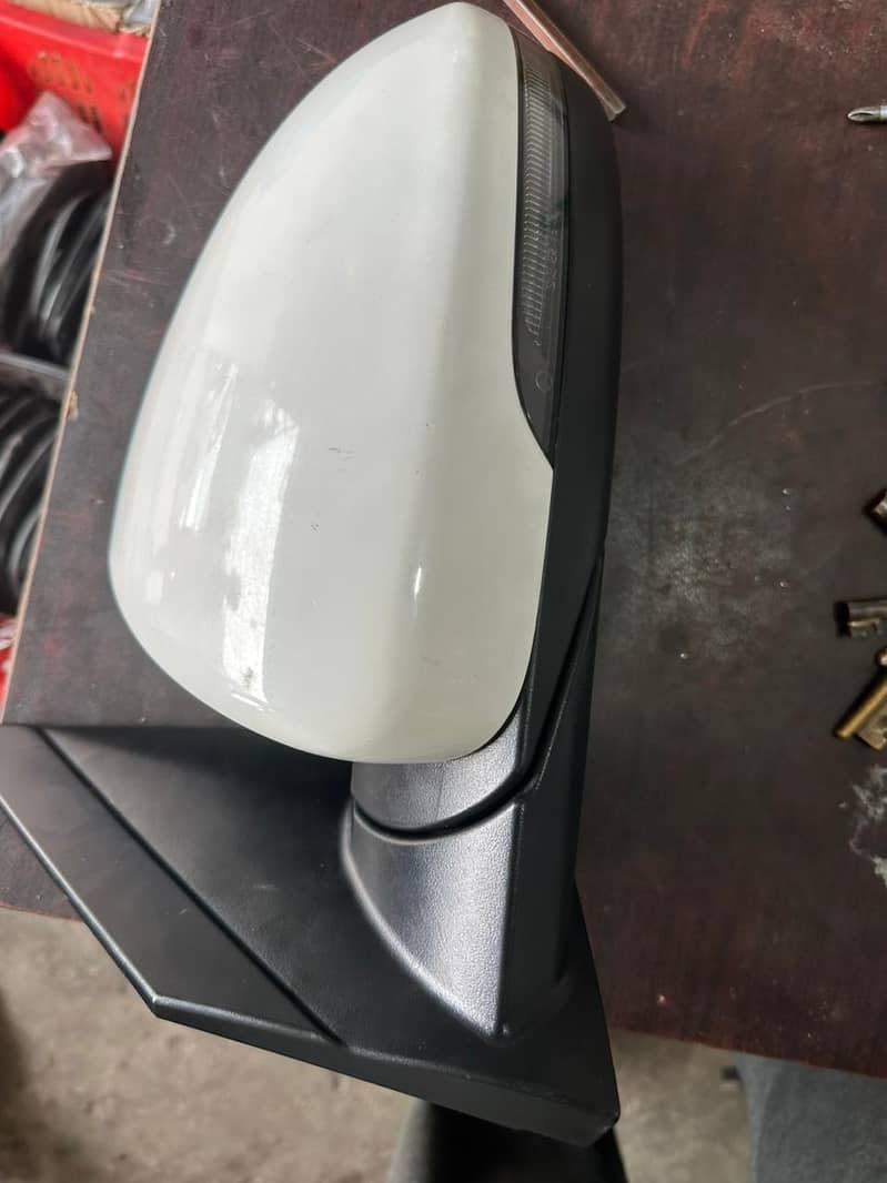 Hyundai Tucson side mirrors available 5