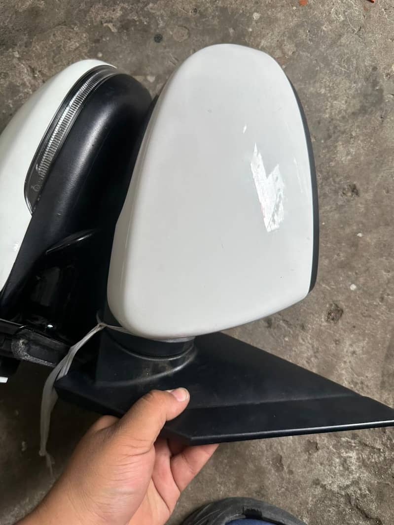 Honda BRV , Honda City Side mirrors 6