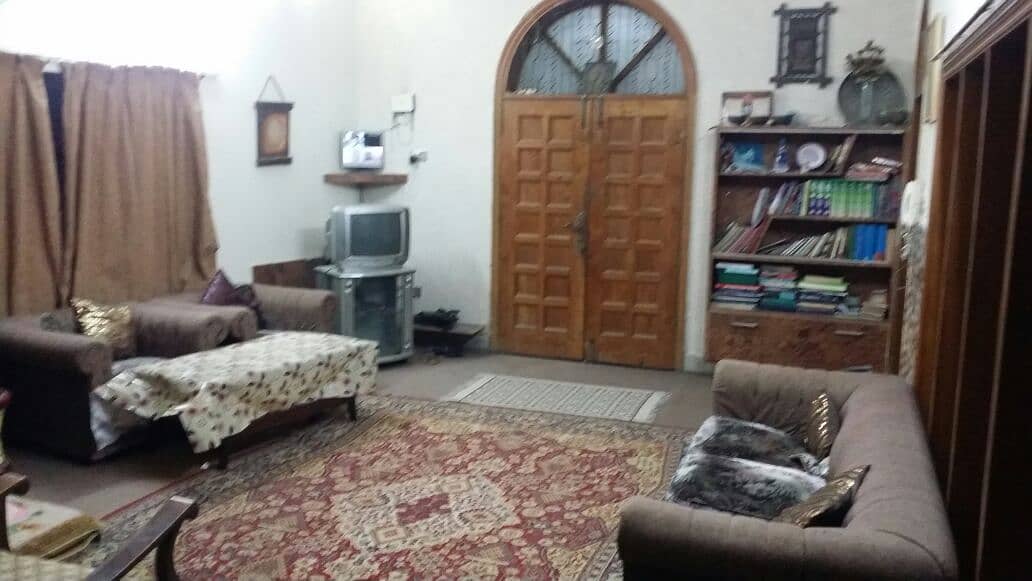 12 marla house for sale of 272 square feet per marla in Lalazar 3
