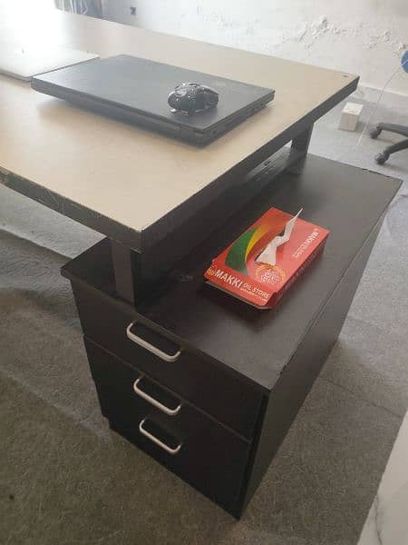 work table , office table 6x3 ft, 1