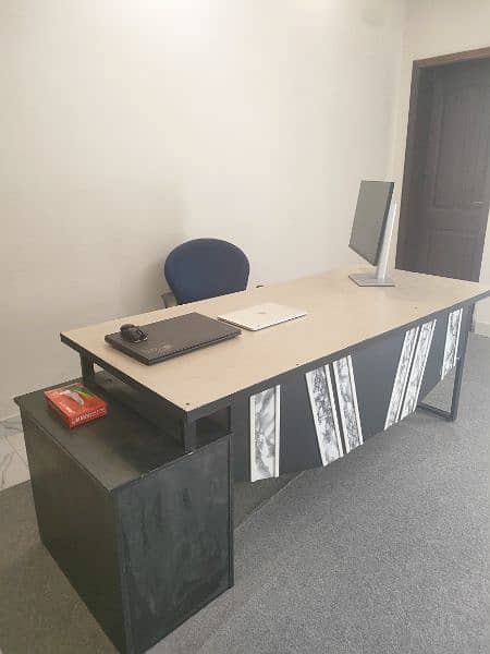work table , office table 6x3 ft, 5