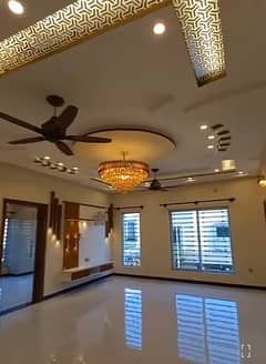 1 kanal Beautiful House Available For Rent Prime Location