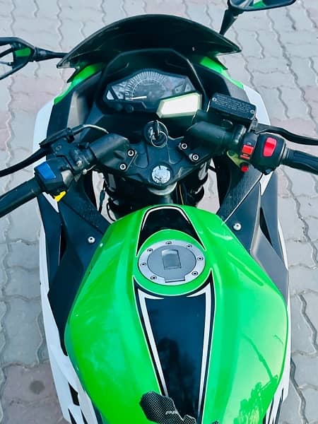 Kawasaki Ninja replica 250 cc 9