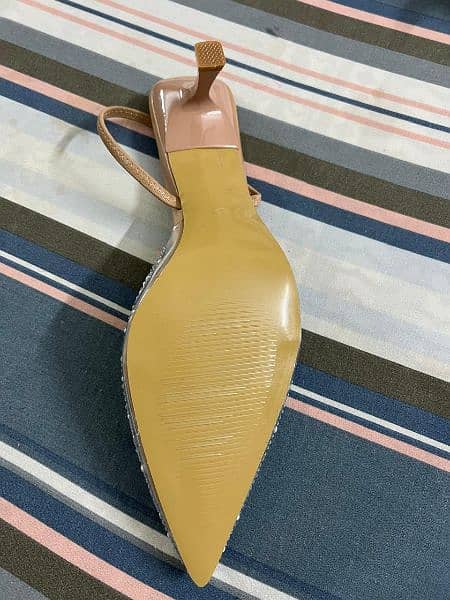 very beautiful lady's heel shoes bought cfom Australia 1