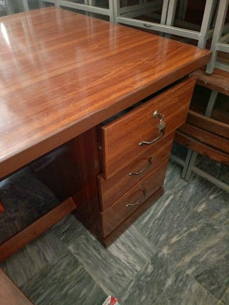 Office table for sale in brand new condition 1