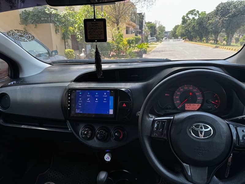 Toyota Vitz 2015/2018 12