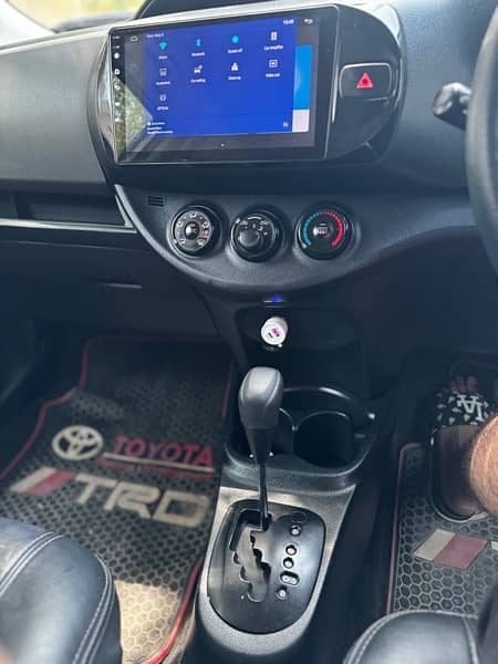 Toyota Vitz 2015/2018 13