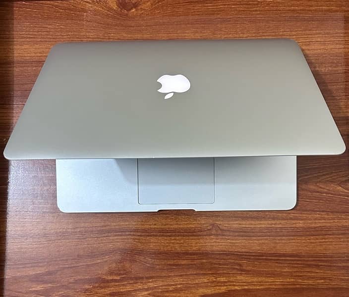 MacBook Air Mid 2013 13-inch 1