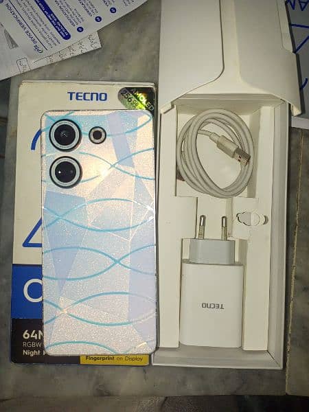 Tecno Common 20 8+8/256 with Box & Charger 1