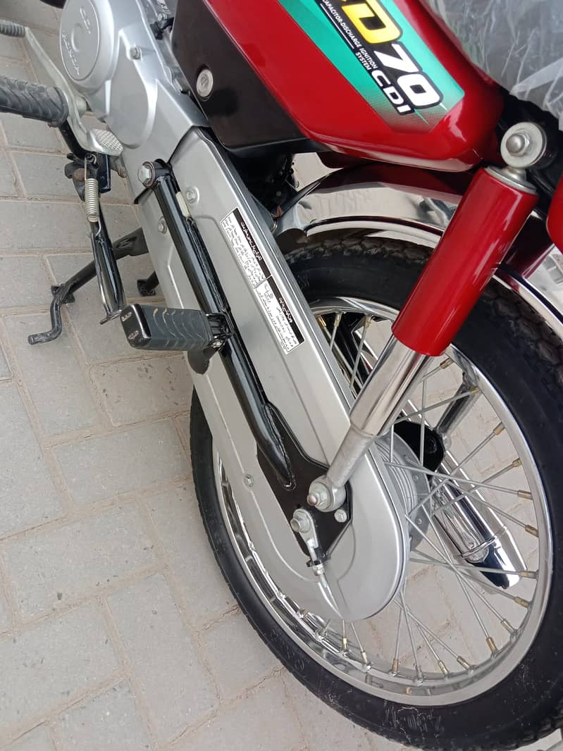 Honda CD 70 2023  Low Milege Bikes 6