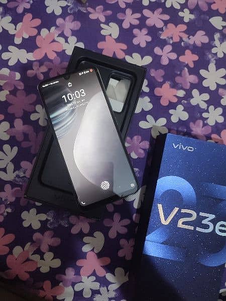 vivo 23e 8+4/128 good condition urjnt sel one hand use 1