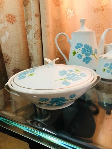 tea set with two bowls 7