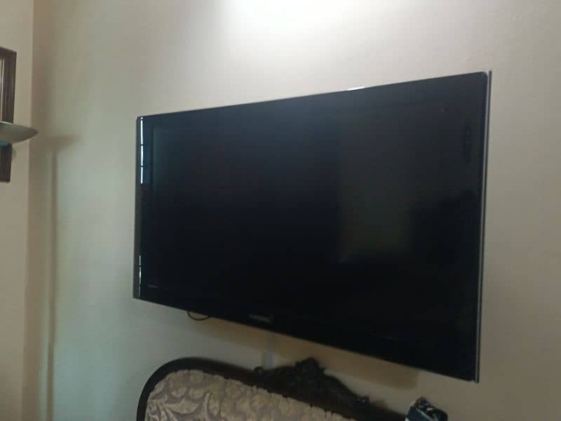 SAMUNG LCD TV 1080 HP 42 INCHES /SAMSUMG/LCD TV/ TELEVISION 1