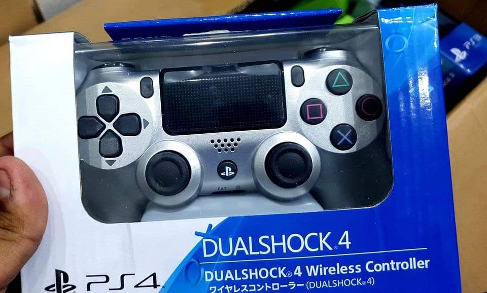 ps4  wireless controller /remote play/ 03333746097 7