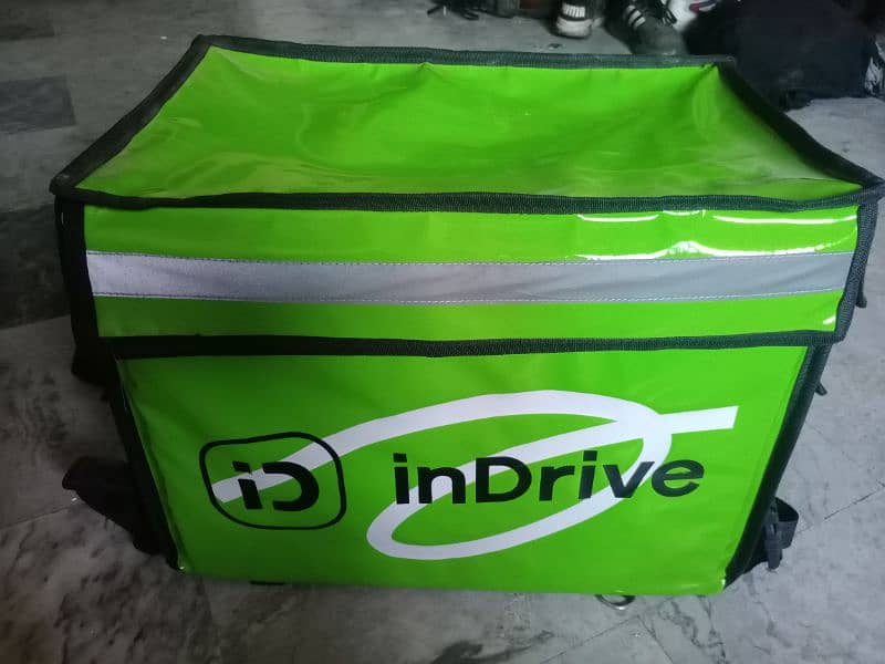 Indrive Delivery bag and jacket 0