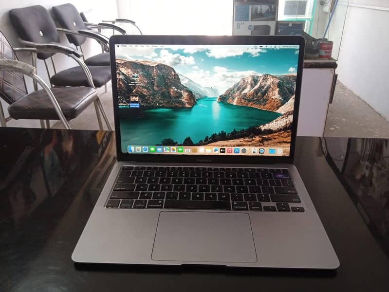Apple Macbook Air Core i5 2020 4