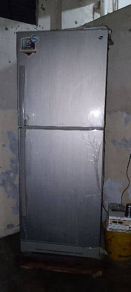 urgent sale pel fridge big size only call no chat 4