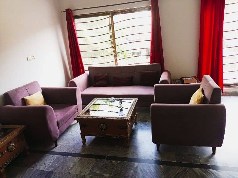 5 bed room furnished house daily basis booking in E11/3 islamabad 10