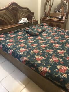 Master bed with matrace and dressing table