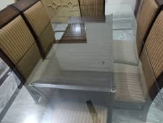6 seater dining  table  available  for sale