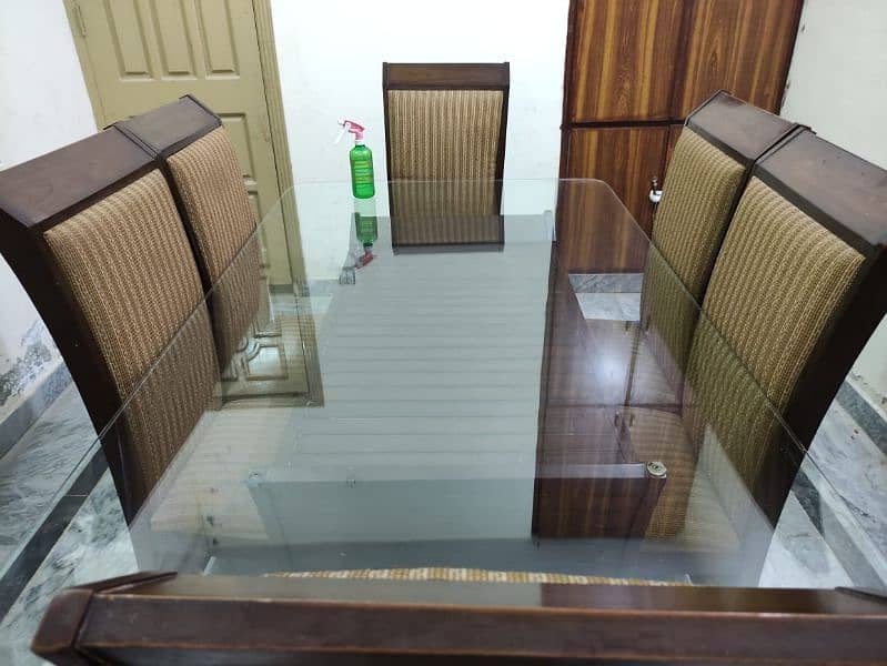 6 seater dining  table  available  for sale 2