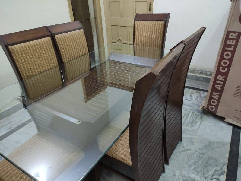 6 seater dining  table  available  for sale 5