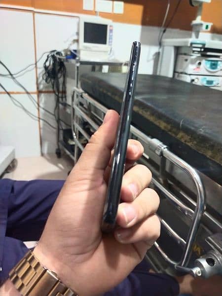 OnePlus 8 original condition minor dot pic m dekh skty ha 8/128 GB 8