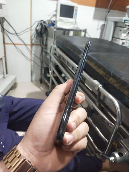 OnePlus 8 original condition minor dot pic m dekh skty ha 8/128 GB 9
