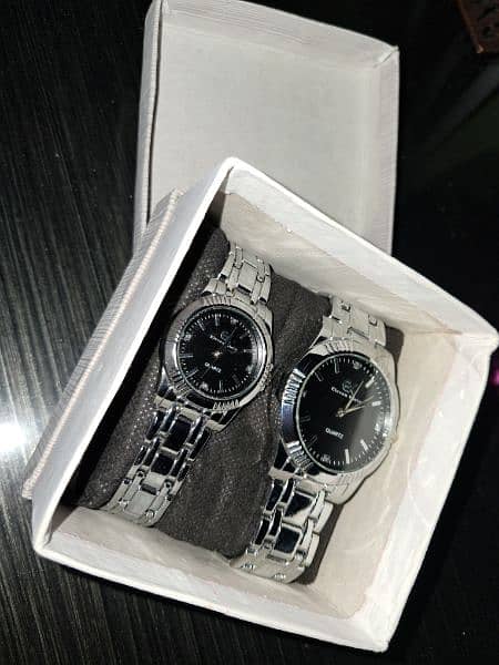 couple watch 0