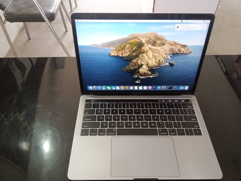 Apple Macbook Air 2020 space gray Good Condition 4